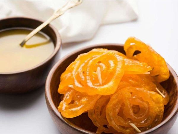 घर पर ही बनाएं स्वादिष्ट रबड़ी और जलेबी 